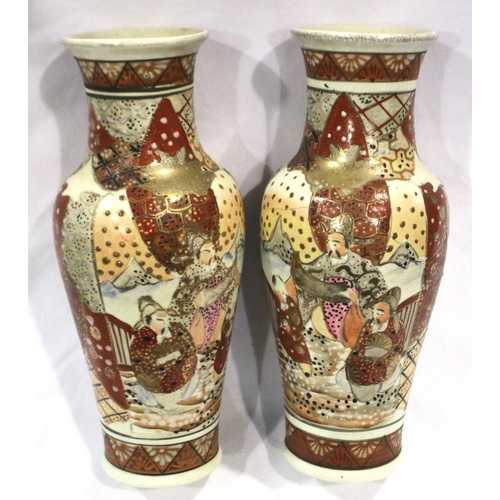 303 - Pair of Japanese Satsuma vases, H: 26 cm, large crack to one vase. P&P Group 3 (£25+VAT for the firs... 