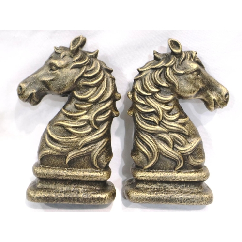 322 - Bronzed cast iron horse head bookends, H: 25 cm. P&P Group 2 (£18+VAT for the first lot and £3+VAT f... 