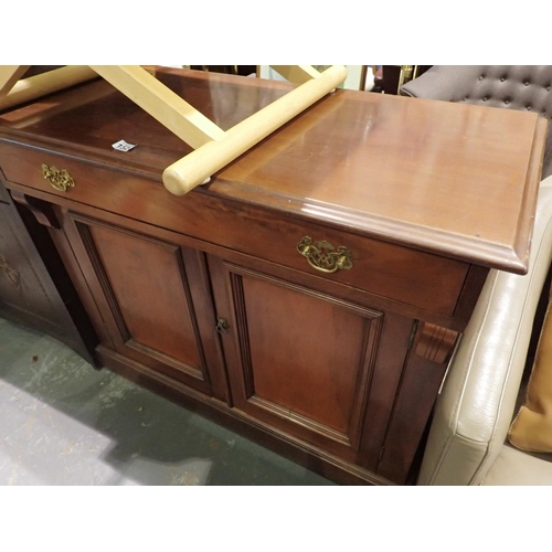 1524 - Mahogany sideboard with two cupboards and asingle drawer, 110 x 50 x 90 cm. Not available for in-hou... 