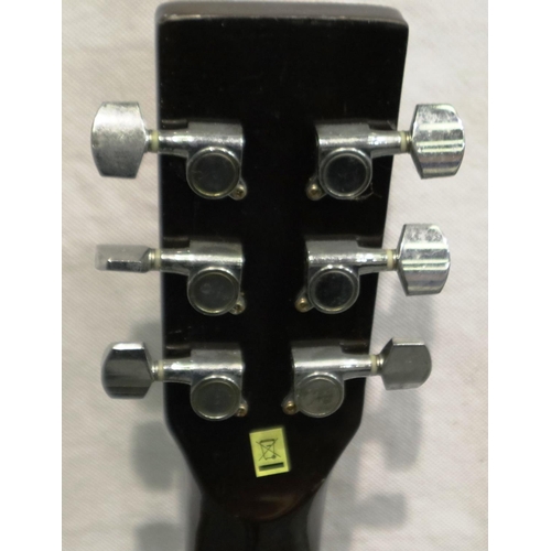 400 - Countryman acoustic guitar. P&P Group 3 (£25+VAT for the first lot and £5+VAT for subsequent lots)