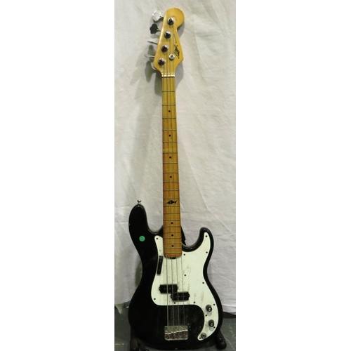 405 - Marlin Slammer bass guitar. P&P Group 3 (£25+VAT for the first lot and £5+VAT for subsequent lots)