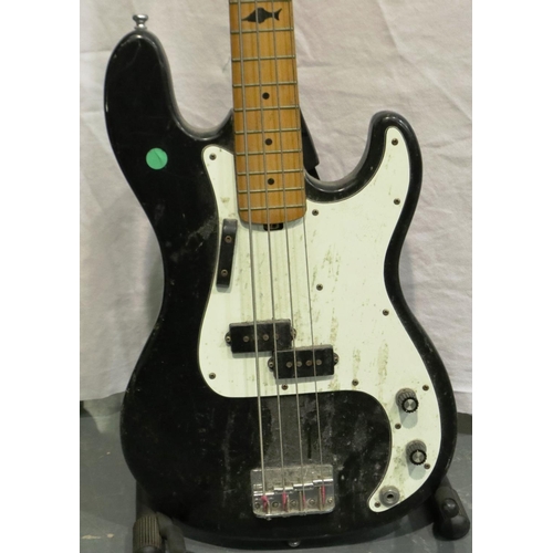 405 - Marlin Slammer bass guitar. P&P Group 3 (£25+VAT for the first lot and £5+VAT for subsequent lots)