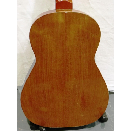 406 - BM Classico Spanish guitar. P&P Group 3 (£25+VAT for the first lot and £5+VAT for subsequent lots)