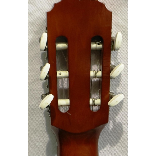 406 - BM Classico Spanish guitar. P&P Group 3 (£25+VAT for the first lot and £5+VAT for subsequent lots)