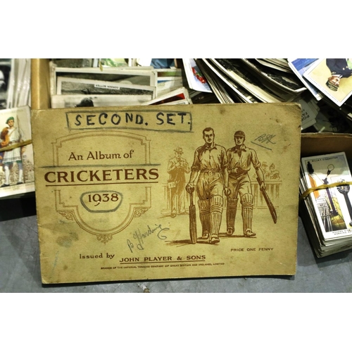 372 - Mixed cigarette cards to include an album of Cricketers 1938. P&P Group 1 (£14+VAT for the first lot... 