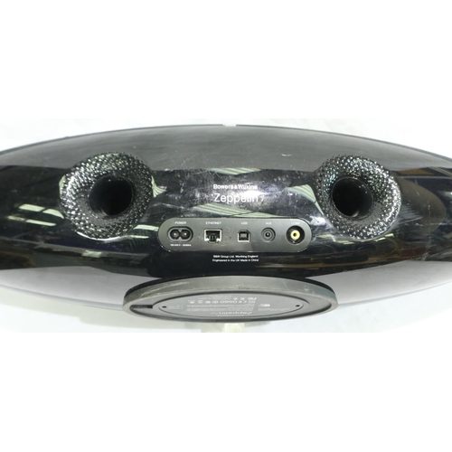 396 - Bowers and Wilkins Zeppelin iPod speaker, no remote. Not available for in-house P&P