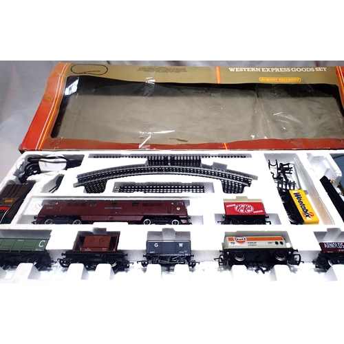 2009 - OO scale Hornby R538 Western Express Goods set comprising Western Courier locomotive, eight wagons, ... 