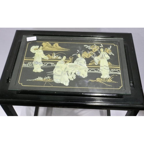 2093 - A black lacquered Oriental lamp table with gilt and painted decoration, 50 x 35 x 66 cm H. Not avail... 