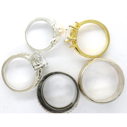 4 - Five 925 silver rings including stone set examples, sizes J-W. P&P Group 1 (£14+VAT for the first lo... 