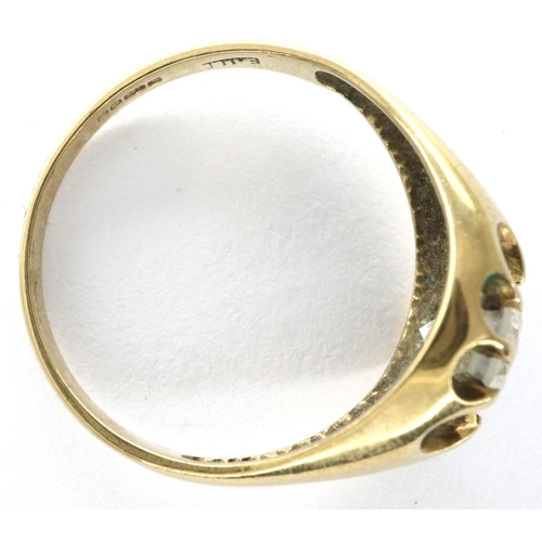 43 - 9ct gold ring set with a central cubic zirconia stone, size M, 2.1g. P&P Group 1 (£14+VAT for the fi... 