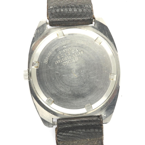 127 - SEIKO: gents steel cased automatic wristwatch, with 17 jewel movement, on a brown leather strap, wor... 