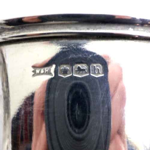 163 - Walker & Hall, hallmarked silver tankard, Sheffield assay 1925, H: 70 mm, 89g. P&P Group 1 (£14+VAT ... 