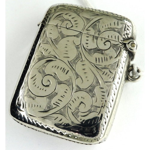 185 - Robert Pringle, hallmarked silver vesta case, Chester assay 1901, 40 x 30 mm, 16g. P&P Group 1 (£14+... 