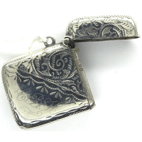 185 - Robert Pringle, hallmarked silver vesta case, Chester assay 1901, 40 x 30 mm, 16g. P&P Group 1 (£14+... 