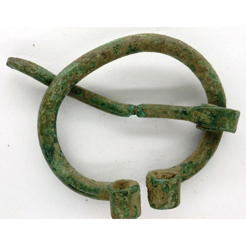 263 - Saxon/Viking bronze penannular cloak clasp, D: 35 mm. P&P Group 0 (£5+VAT for the first lot and £1+V... 