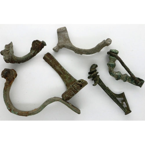 264 - Roman Bronze fibulae, various issues, largest L: 60 mm. P&P Group 0 (£5+VAT for the first lot and £1... 