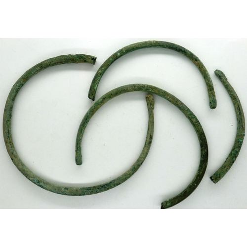 286 - Celtic 1st century torc bangles, D: 70 mm. P&P Group 0 (£5+VAT for the first lot and £1+VAT for subs... 