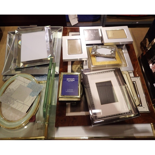 1344 - Collection of mixed picture frames, various sizes. Not available for in-house P&P