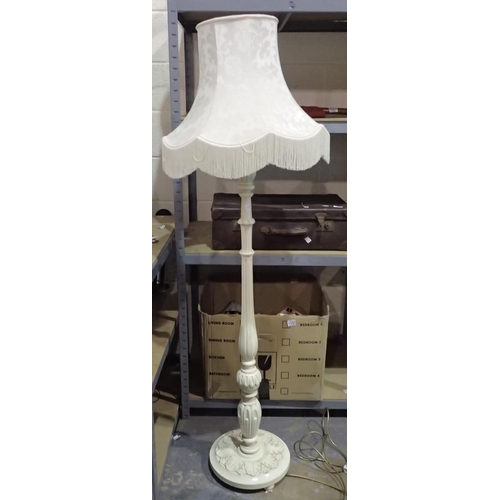 1362 - Painted standard lamp with turned stem. Not available for in-house P&P
All electrical items in this ... 