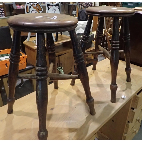 1478 - Two oak framed bar stools. Not available for in-house P&P