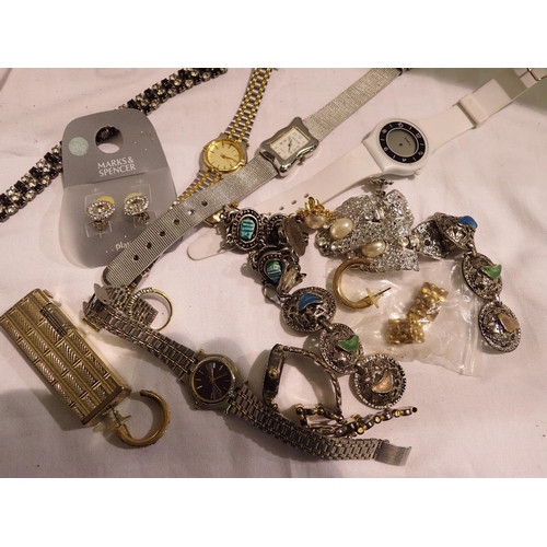 1133 - Mixed costume jewellery and watches. P&P Group 1 (£14+VAT for the first lot and £1+VAT for subsequen... 