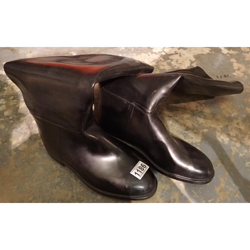 1186 - Pair of military style black leather riding boots, size 5. P&P Group 2 (£18+VAT for the first lot an... 