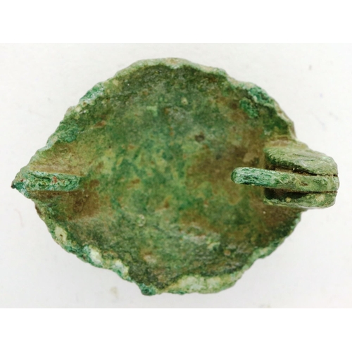 242 - Roman Dress badge, enamel intact, gemstone missing, L: 26 mm. P&P Group 0 (£5+VAT for the first lot ... 