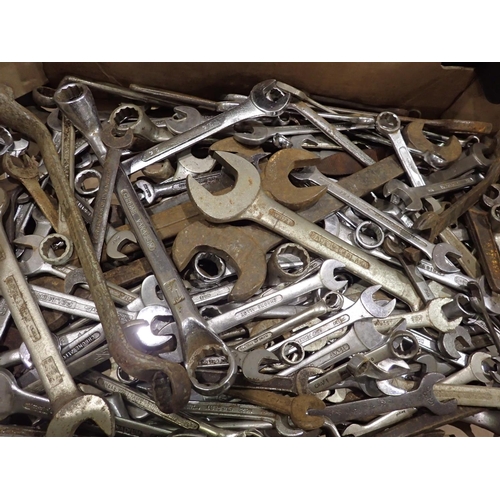 1668 - 30kg of mixed spanners. Not available for in-house P&P