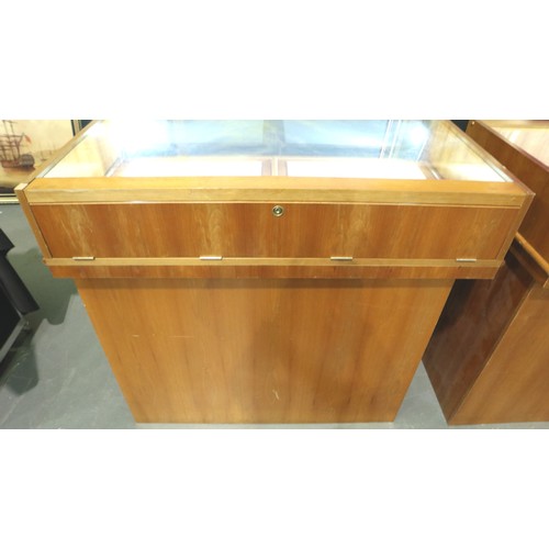 2079 - A pair of jewellery trade display cabinets, each with leatherette slide out drawers and folding base... 