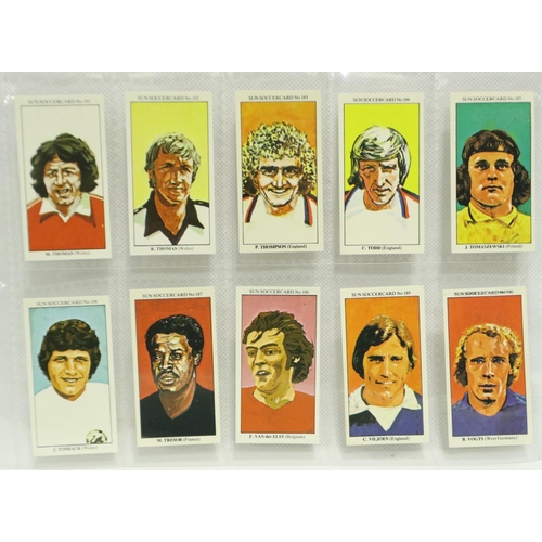 610 - Full set of 1000 The Sun 1978 World Cup cigarette cards. P&P Group 2 (£18+VAT for the first lot and ... 