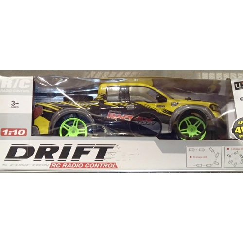 2045 - Radio control 1/10 scale drift pick up truck. P&P Group 1 (£14+VAT for the first lot and £1+VAT for ... 