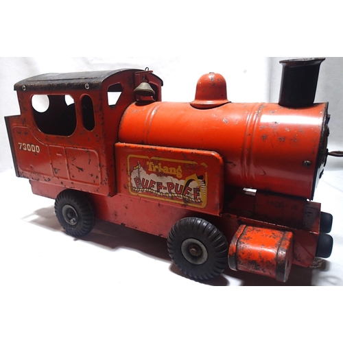 2058 - Triang Puff Puff tinplate train in original condition some corrosion/paint and decal loss, connectin... 