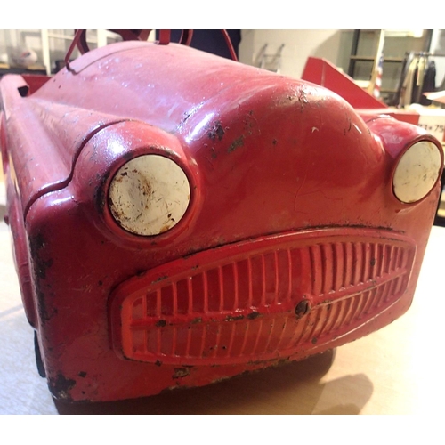 2059 - Vintage tinplate childs pedal car, has been overpainted, suitable for re-furbishment. Not available ... 