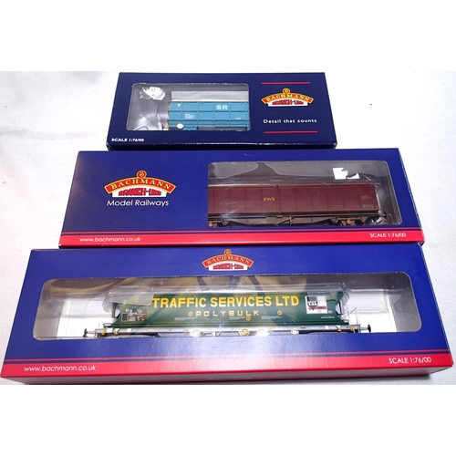 2075 - Three OO scale Bachmann modern image wagons 38427 Bogie Hopper covered traffic services, 3703A V.G.A... 