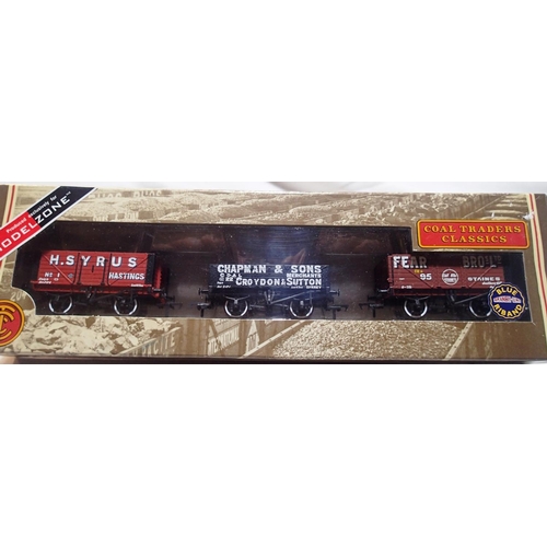 2077 - OO scale Bachmann 37-080P set of three coal trader classics wagons from the Surrey/Sussex region, mo... 