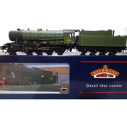 2175 - OO scale Bachmann 32-250X W.D 2.8.0 locomotive and tender Green, 4479, Dutch N.S Livery in near mint... 