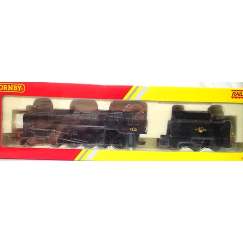 2184 - OO scale Hornby R2880, class 9F, 92221, Black Late Crest in near mint condition, wear to box. P&P Gr... 