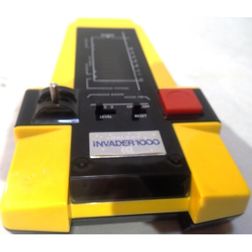 2191 - CGL Galaxy Invader 1000 handheld computer game c.1980, working. P&P Group 1 (£14+VAT for the first l... 