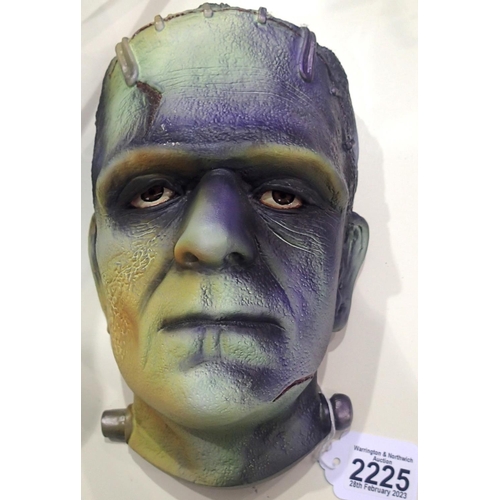 2225 - Frankenstein resin wall plaque, in good condition, H: 31 cm. P&P Group 3 (£25+VAT for the first lot ... 