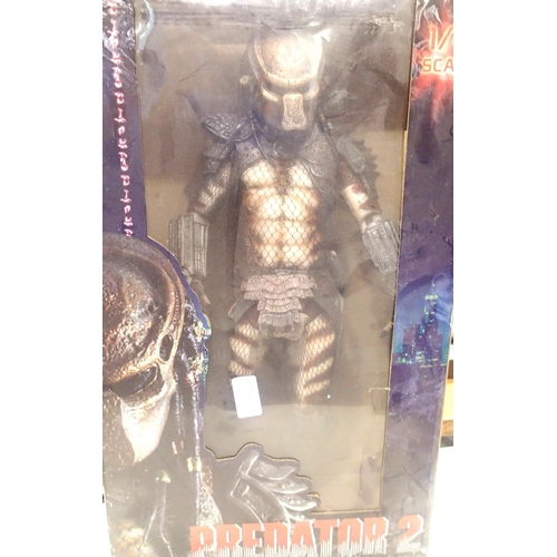 2232 - Large Reel Toys Predator 2, City Hunter figurine, in good condition, boxed, H: 30 cm. P&P Group 3 (£... 