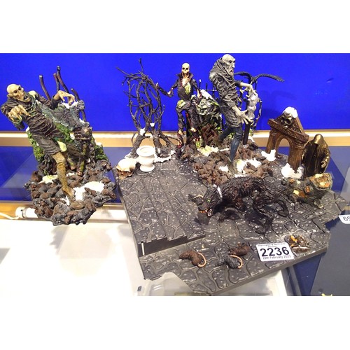 2236 - Mixed Skeleton figures and accessories on a large base, some damages. P&P Group 3 (£25+VAT for the f... 