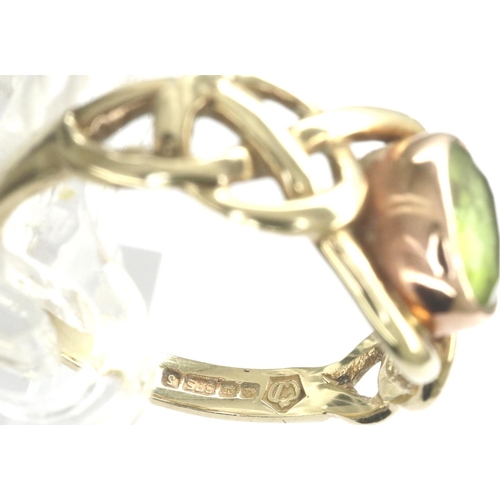 26 - Clogau 9ct gold ring set with central peridot, 2.3g, size K. P&P Group 1 (£14+VAT for the first lot ... 