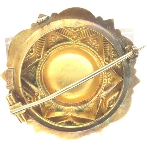 46 - Victorian 9ct gold domed brooch, D: 29 mm, 4.0g. P&P Group 1 (£14+VAT for the first lot and £1+VAT f... 