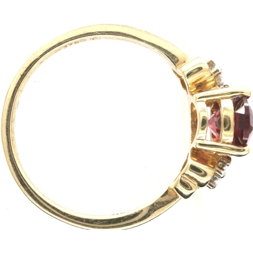 78 - 9ct gold garnet and diamond trilogy ring, size N/O, 2.4g. P&P Group 1 (£14+VAT for the first lot and... 