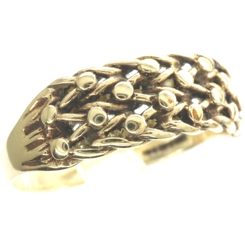 79 - 9ct gold ring, size P, 1.9g. P&P Group 1 (£14+VAT for the first lot and £1+VAT for subsequent lots)