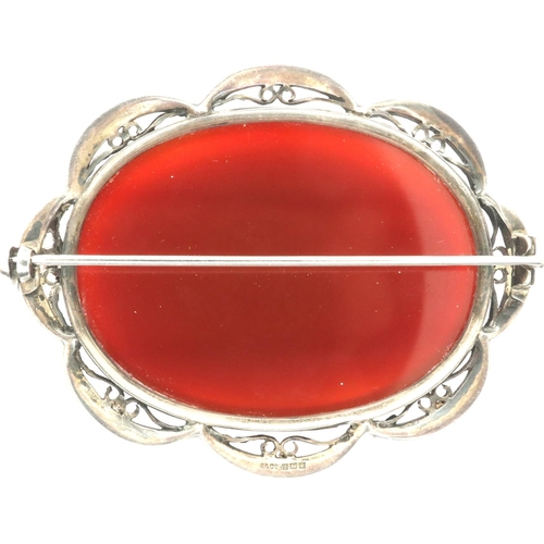 86 - Boxed hallmarked silver and agate brooch, H: 60 mm. P&P Group 1 (£14+VAT for the first lot and £1+VA... 