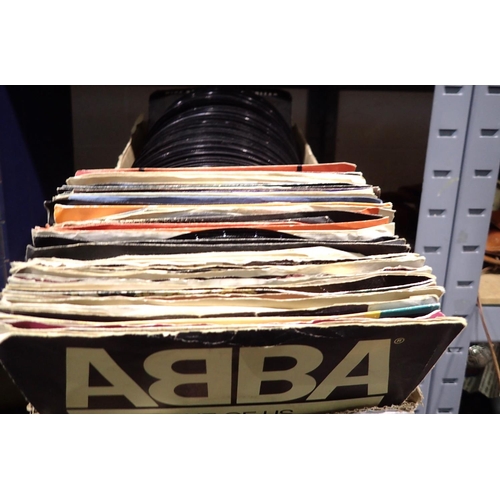 1025 - Quantity of singles to include Abba. P&P Group 1 (£14+VAT for the first lot and £1+VAT for subsequen... 