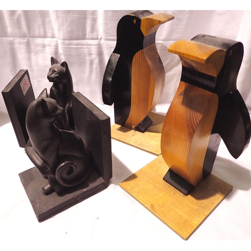 1058 - Pair of cat bookends and a pair of penguin bookends, penguin H: 25 cm. P&P Group 2 (£18+VAT for the ... 