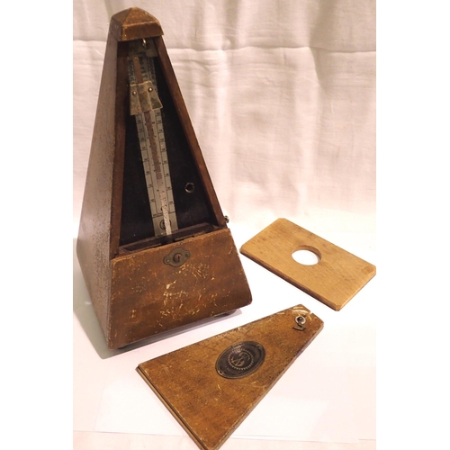 1082 - System Maelzel Germany metronome. P&P Group 1 (£14+VAT for the first lot and £1+VAT for subsequent l... 