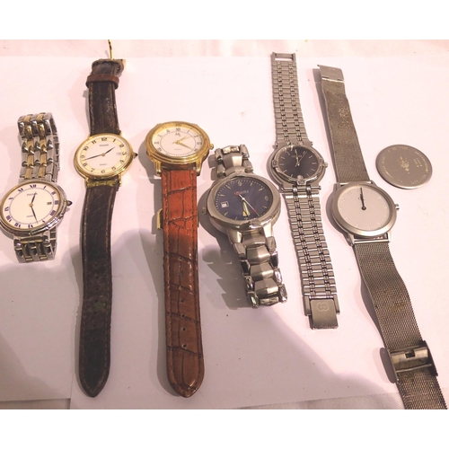 1092 - Six mixed quartz wristwatches, including two Pulsar examples. P&P Group 1 (£14+VAT for the first lot... 